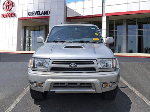 Used 2000 Toyota 4Runner SR5 RWD image 3