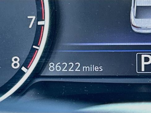 Used 2022 Nissan Maxima SV w/ Floor Mat Group FWD image 9