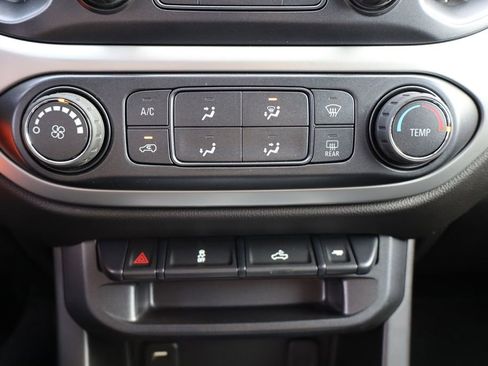 Used 2018 Chevrolet Colorado LT w/ LT Convenience Package image 21