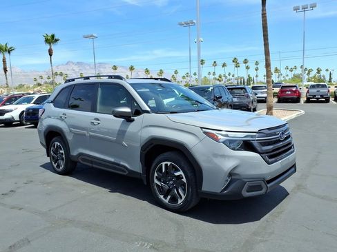 Used 2025 Subaru Forester Limited AWD/4WD image 31