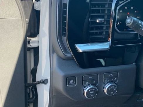 New 2026 GMC Sierra 1500 SLE AWD/4WD image 18