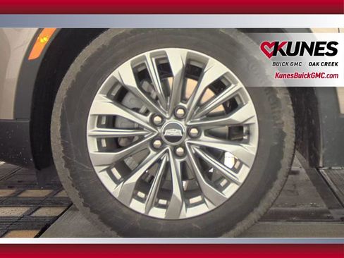 Used 2025 Cadillac XT4 Premium Luxury image 9