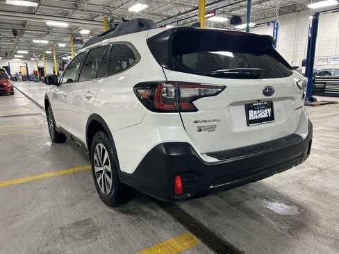 Used 2020 Subaru Outback Premium image 6
