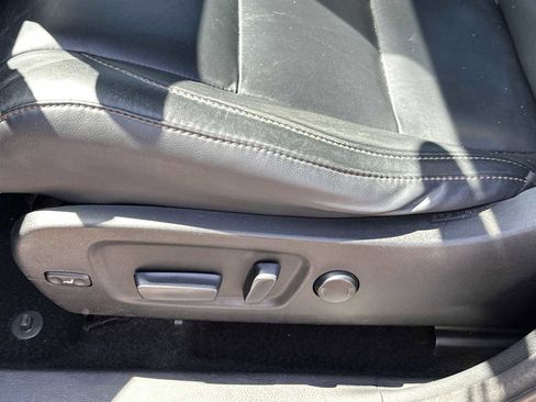 Used 2018 Toyota Highlander XLE FWD image 12