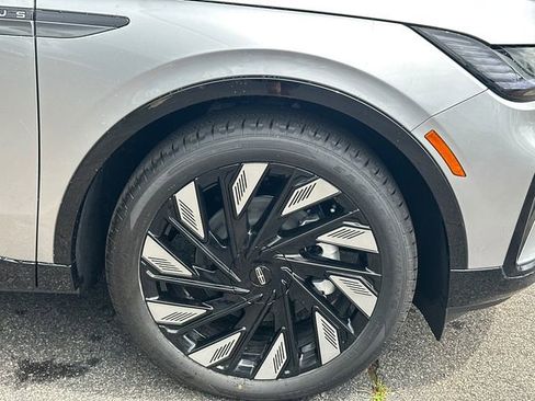New 2026 Lincoln Nautilus Reserve AWD/4WD image 13