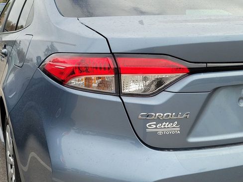 Used 2021 Toyota Corolla LE image 10