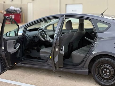 Used 2015 Toyota Prius Two FWD image 12