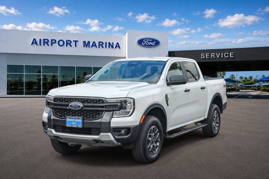 Certified 2025 Ford Ranger XLT w/ FX4 Off-Road Package AWD/4WD image 4