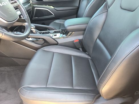 Certified 2024 Kia Telluride S w/ S Sunroof Package AWD/4WD image 14