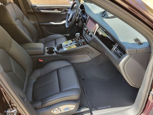 New 2026 Porsche Macan AWD/4WD image 27