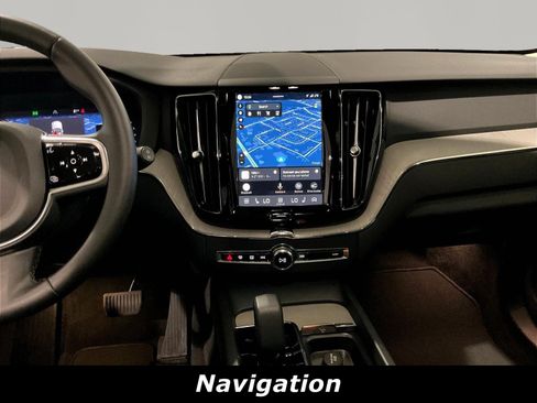 Used 2025 Volvo XC60 B5 Plus AWD/4WD image 9