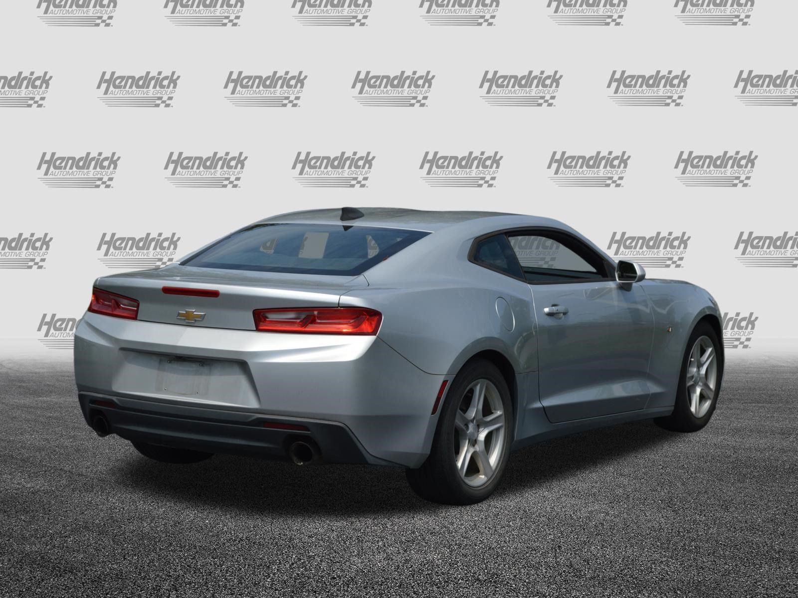 Used 2018 Chevrolet Camaro LT RWD image 10