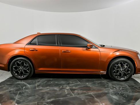 Used 2021 Chrysler 300 Touring L image 13