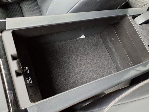 Used 2024 Toyota Prius XLE image 15