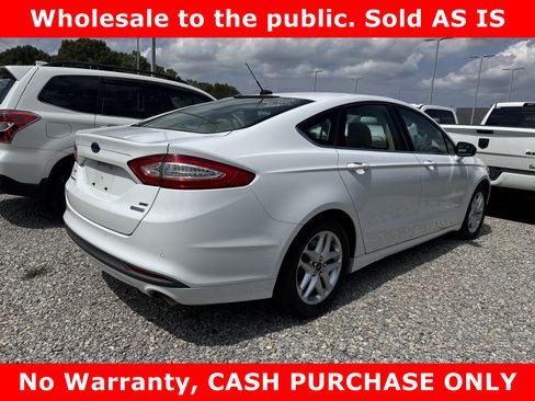 Used 2014 Ford Fusion SE FWD image 2