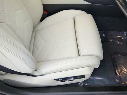 Used 2025 BMW 530i RWD image 23