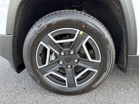 New 2026 Jeep Cherokee Laredo AWD/4WD image 9