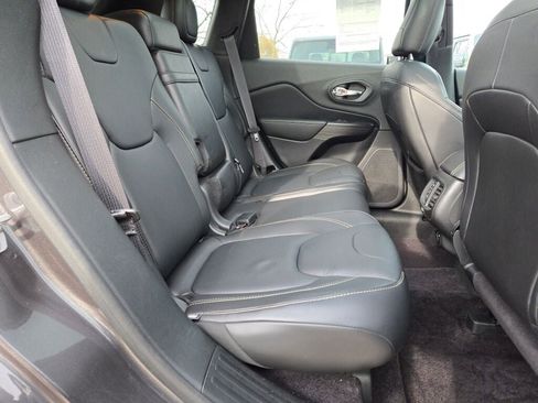 Used 2017 Jeep Cherokee Limited image 9