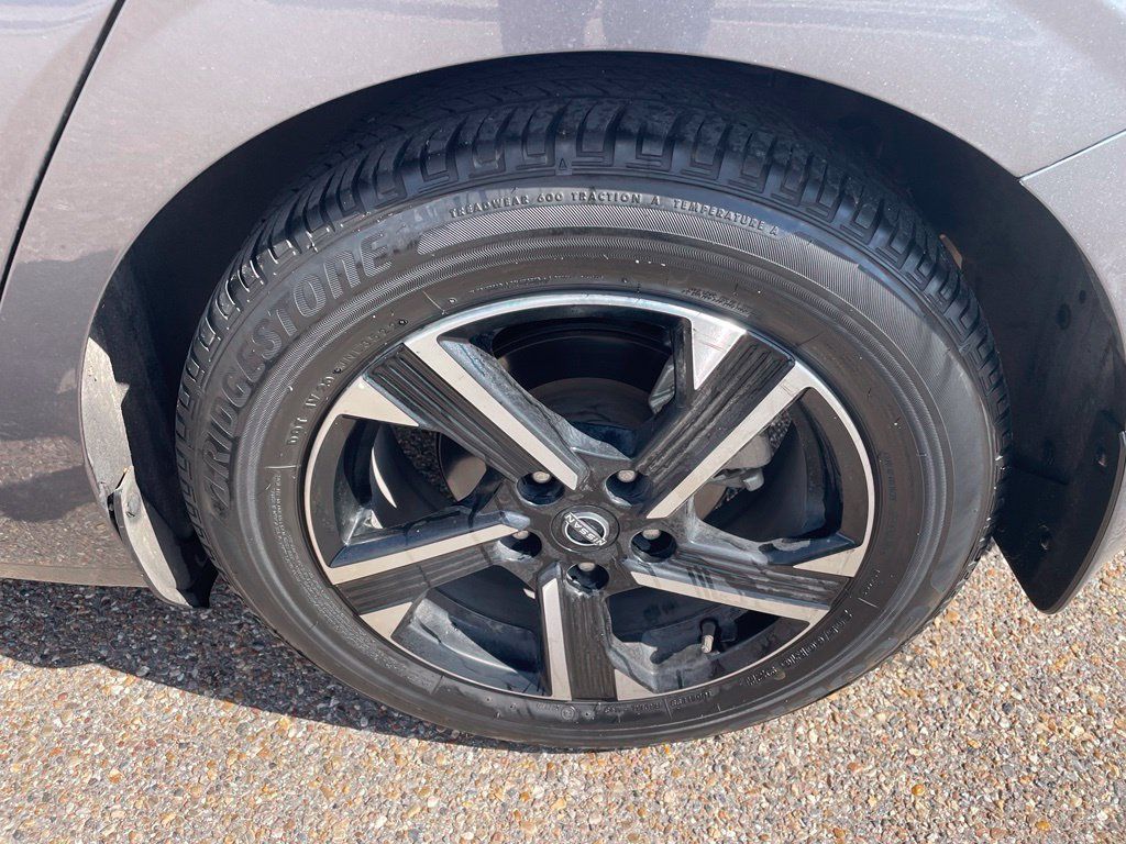 Certified 2025 Nissan Sentra SV FWD image 17