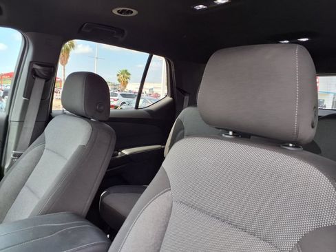 Used 2023 Chevrolet Traverse LT FWD image 18