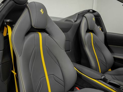 Used 2023 Ferrari 812 GTS image 32