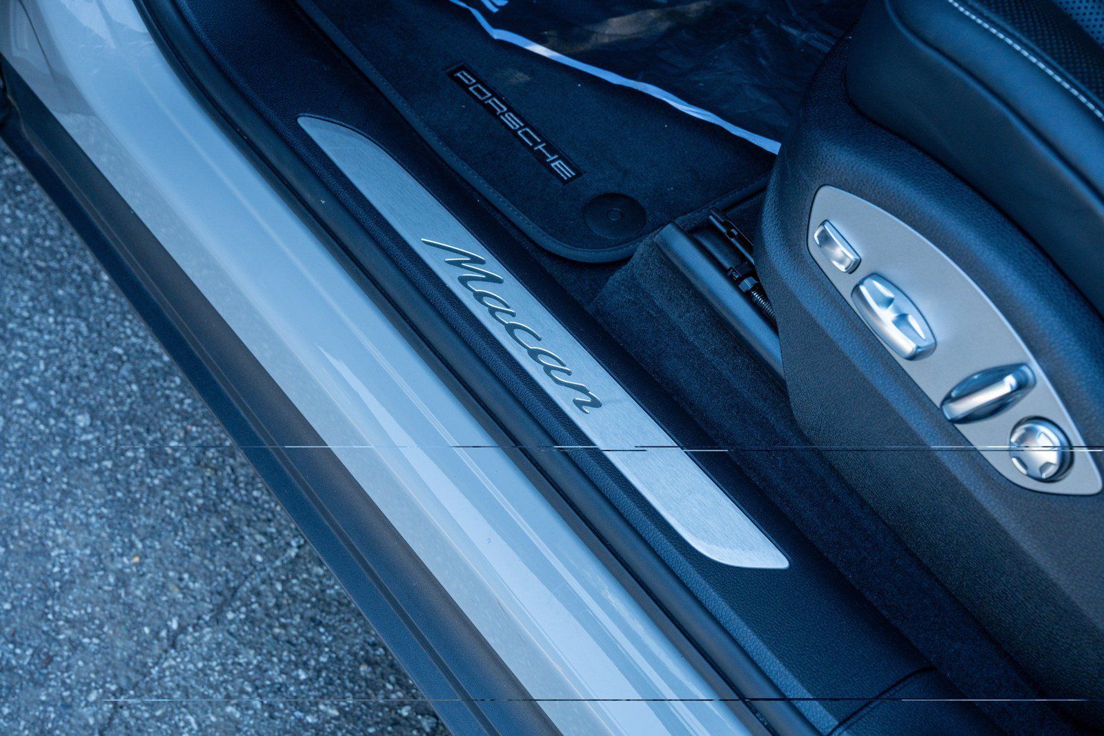 Certified 2026 Porsche Macan AWD/4WD image 23