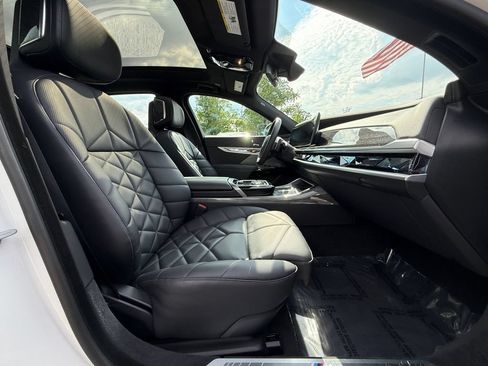 Used 2023 BMW 740i w/ Parking Assistance Package RWD image 24