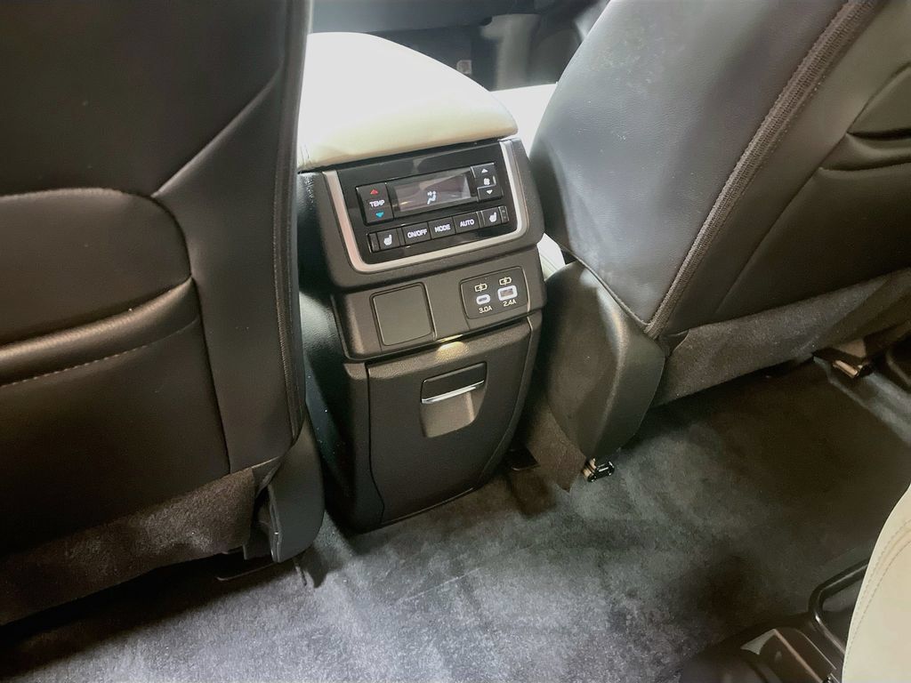 Used 2024 Subaru Ascent Limited w/ Technology Package AWD/4WD image 27