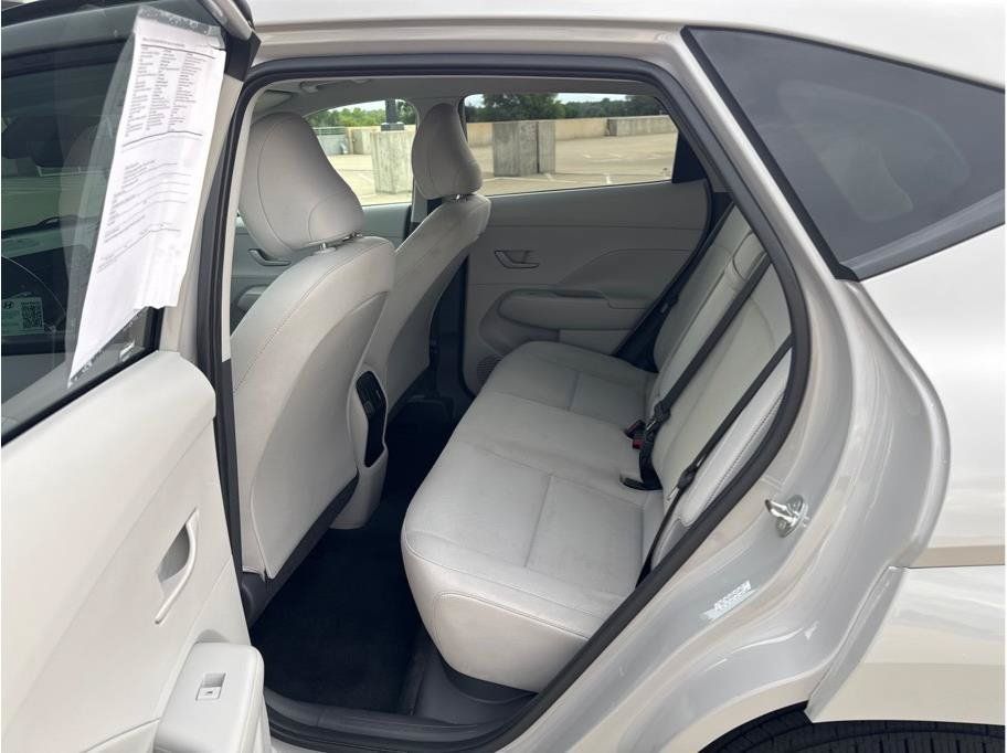 Used 2024 Hyundai Kona SEL FWD image 11