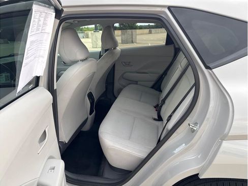 Used 2024 Hyundai Kona SEL FWD image 11
