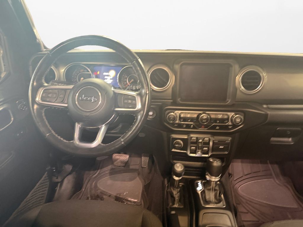 Used 2022 Jeep Wrangler Unlimited Sahara w/ LED Lighting Group AWD/4WD image 12