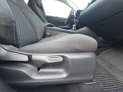 Used 2021 Toyota C-HR LE FWD image 15
