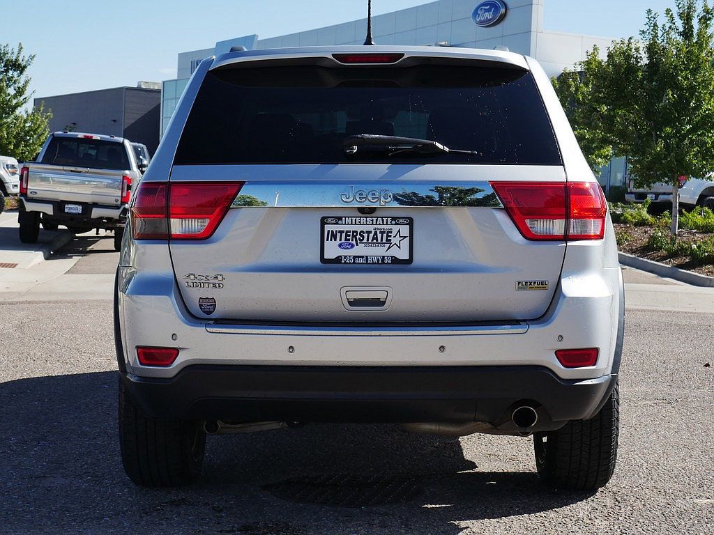 Used 2013 Jeep Grand Cherokee Limited AWD/4WD image 4