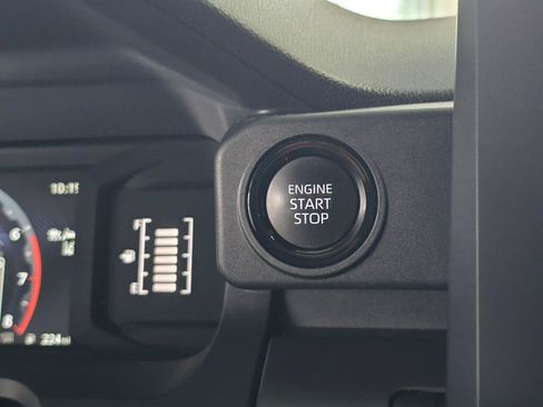 Used 2024 Toyota Tacoma SR5 AWD/4WD image 27