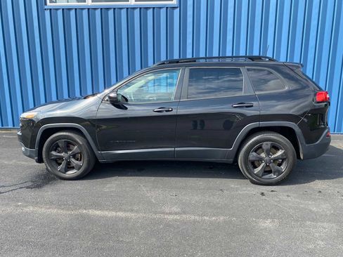 Used 2016 Jeep Cherokee Latitude w/ Comfort/Convenience Group AWD/4WD image 13
