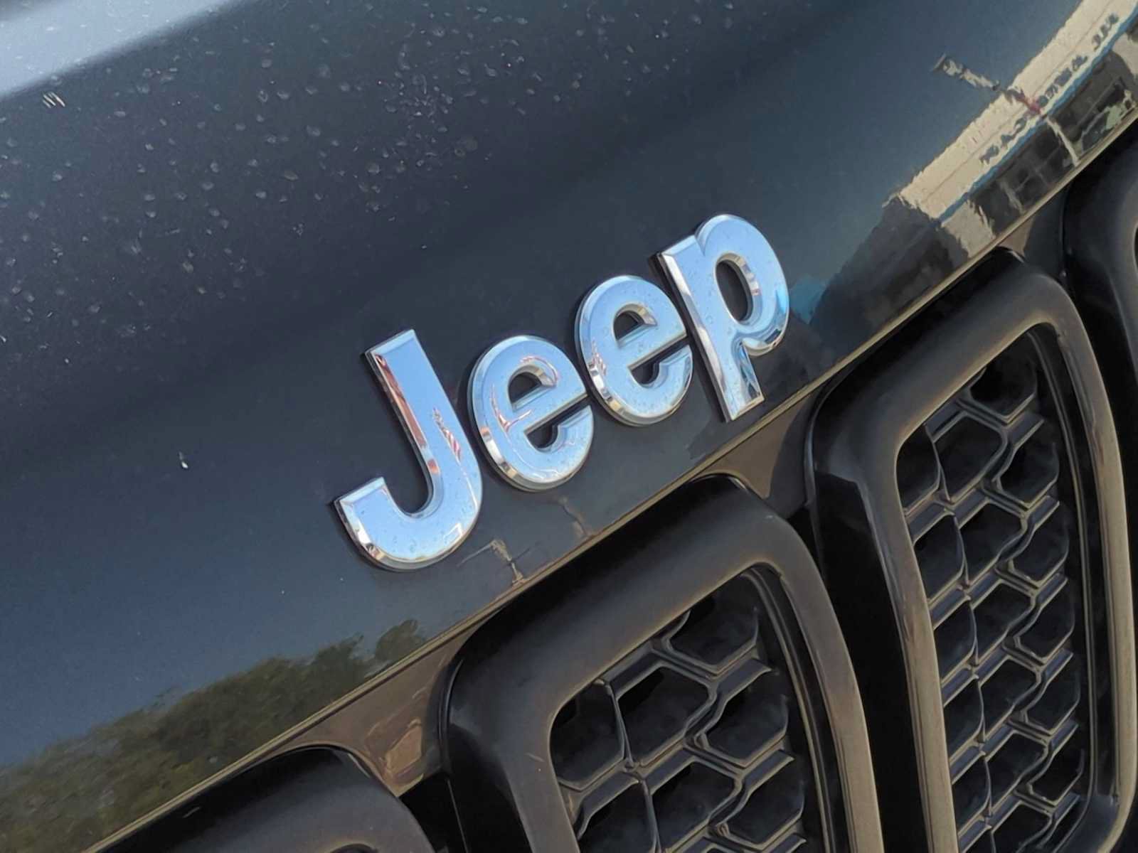 Used 2019 Jeep Grand Cherokee Limited AWD/4WD image 32
