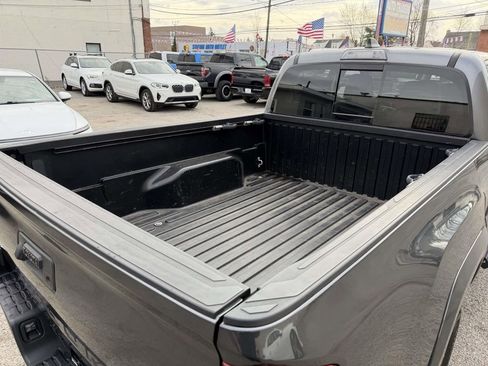 Used 2020 Toyota Tacoma SR5 image 8