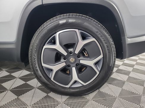 Used 2024 Rivian R1S Adventure image 10