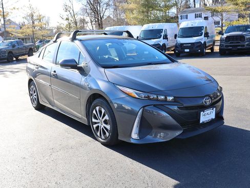 Used 2022 Toyota Prius Prime LE image 1