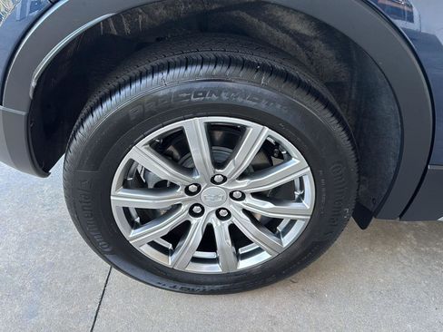 Used 2021 Cadillac XT4 Premium Luxury image 32