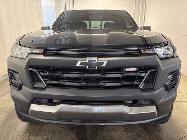 Used 2024 Chevrolet Colorado Trail Boss w/ Advanced Trailering Package AWD/4WD image 2
