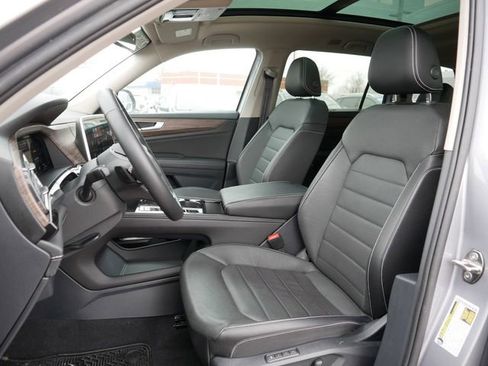 Certified 2025 Volkswagen Atlas SEL image 14