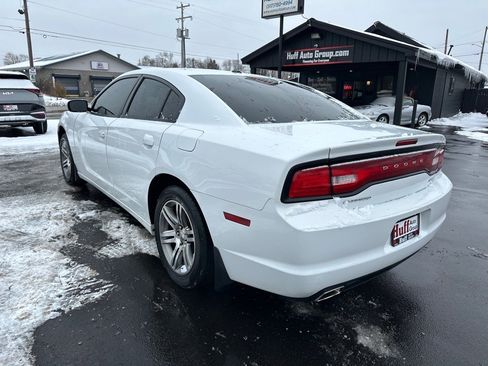 Used 2014 Dodge Charger SXT image 5