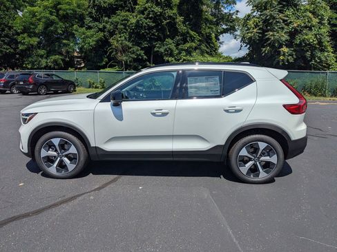 New 2026 Volvo XC40 B5 Plus w/ Protection Package Premier image 6