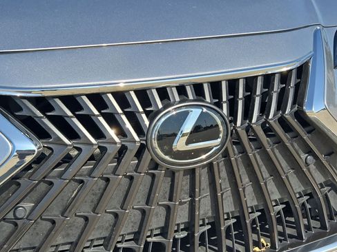 Used 2024 Lexus ES 350 w/ Technology Package FWD image 10