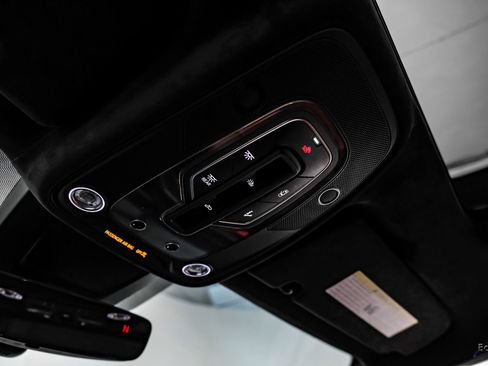 Used 2022 Lamborghini Urus image 40