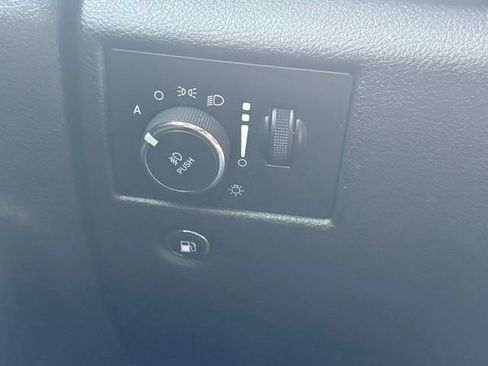 Used 2019 Jeep Grand Cherokee Altitude AWD/4WD image 22