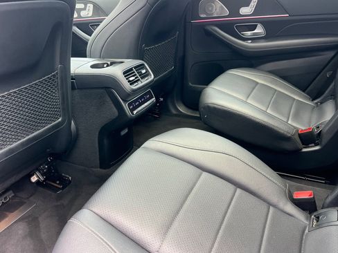Used 2023 Mercedes-Benz GLS 450 4MATIC image 32