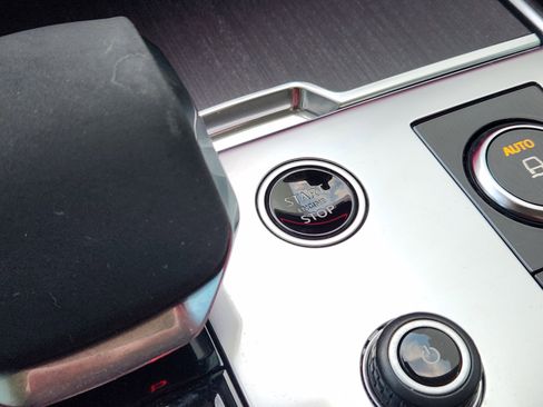 Used 2022 Land Rover Range Rover SE image 21