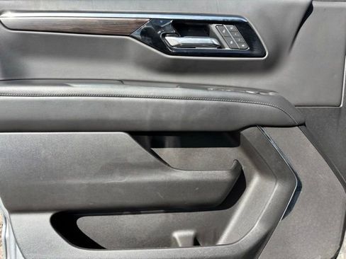 Used 2025 Chevrolet Tahoe LT AWD/4WD image 12